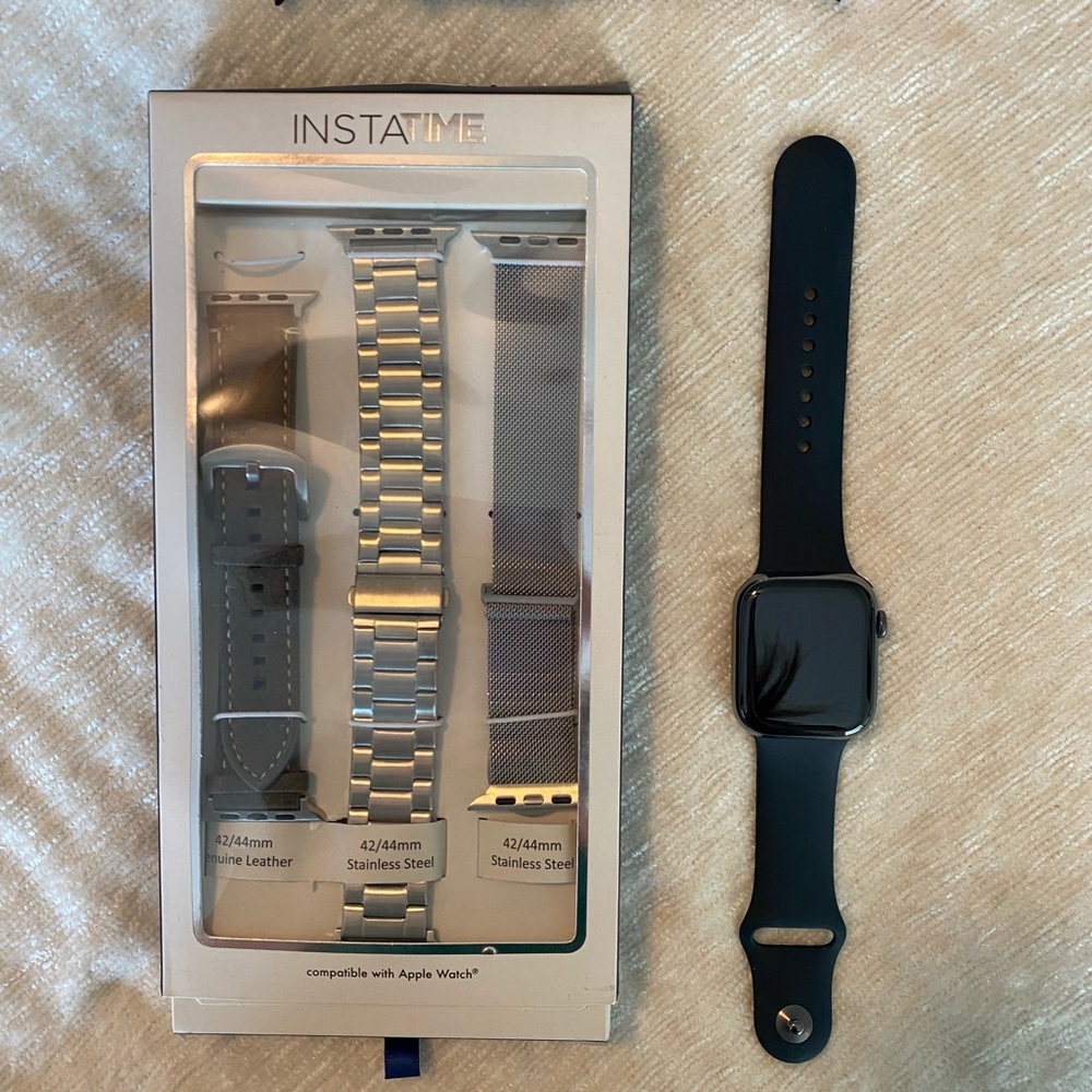 LIKE NEW | Series 7 Apple Watch | Titanium Case | 44mm | + Extra Bands - Picture 14 of 14